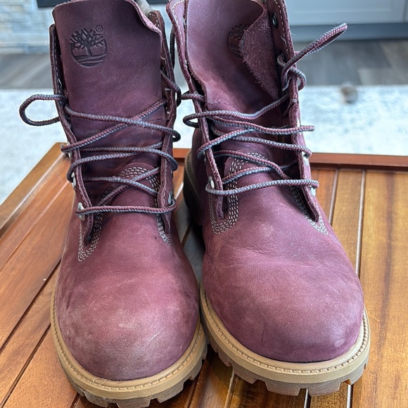 Timberland Purple Burgandy Lace-Up Boots with Rugged Sole